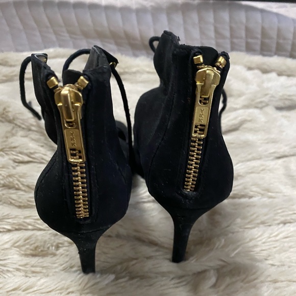 Heels 👠 - Picture 3 of 3